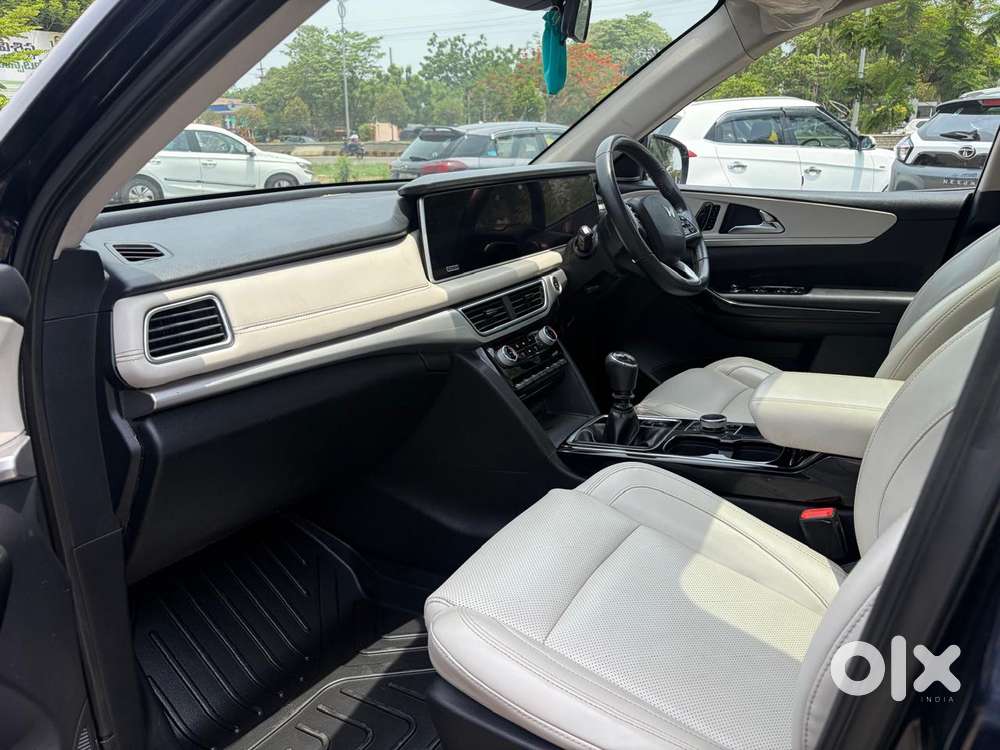 Mahindra Xuv700 2.2 Ax 7 Diesel Mt Str, 2022, Diesel