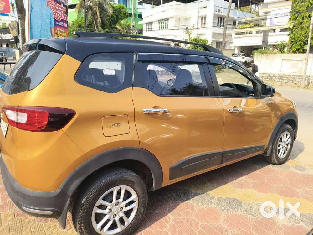 Renault Triber Rxt, 2022, Petrol