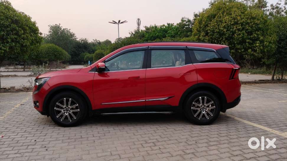 Mahindra Xuv700 2.0 Ax 7 Petrol At Str, 2022, Petrol