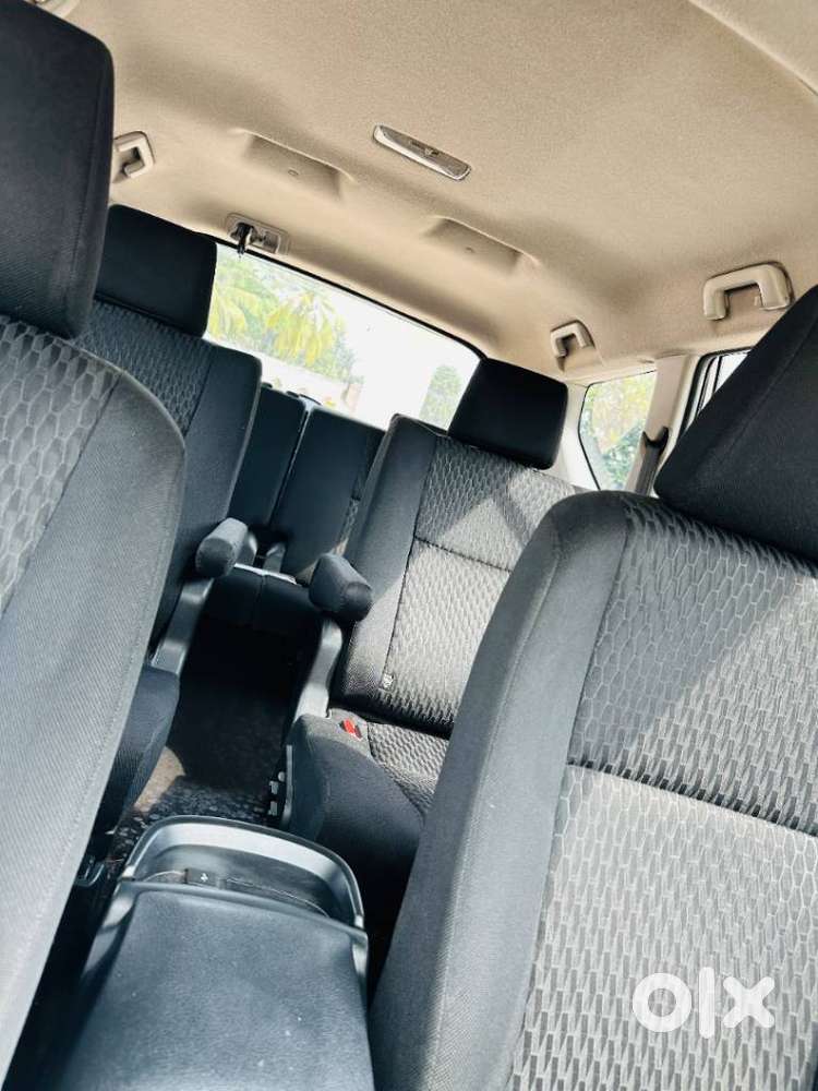 Toyota Innova Crysta 2.4 G Mt 7 Str, 2022, Diesel