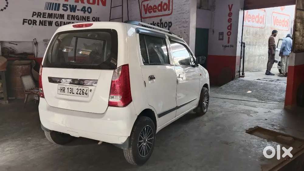 Wagonr R Cng With Alloy Wheel