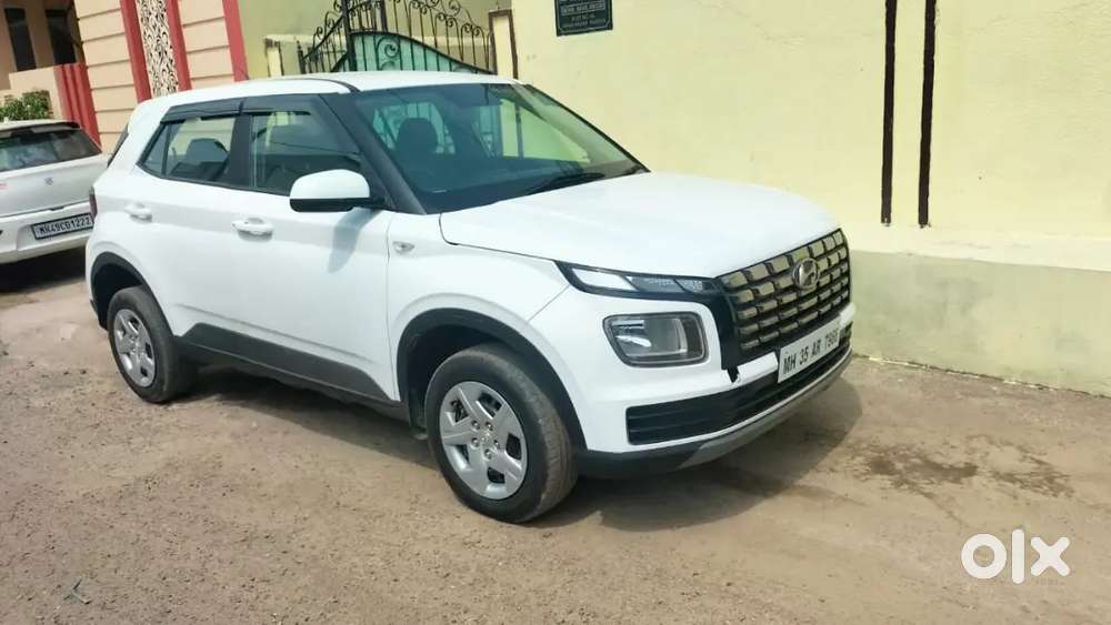 Hyundai Venue 2022 Petrol 51000 Km Driven