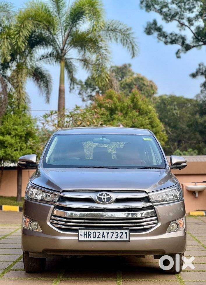 Toyota Innova Crysta 2.4 G Mt 8s, 2016, Diesel