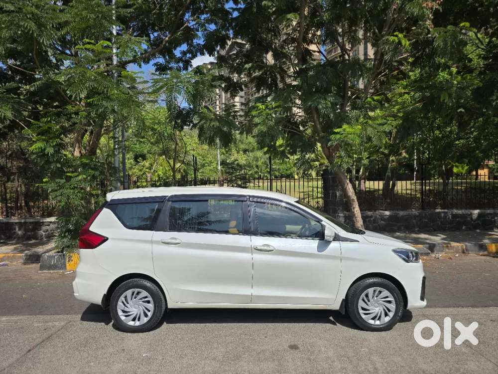 Maruti Suzuki Ertiga Vxi At, 2022, Petrol