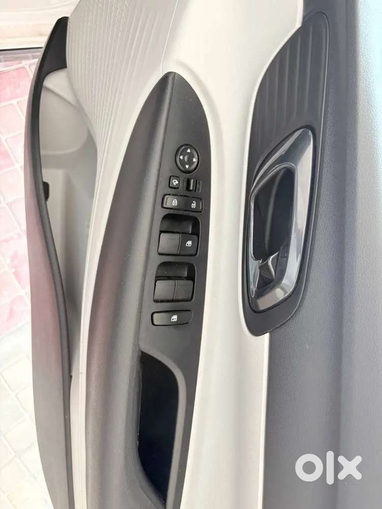 2024 I20 Sportz Manual Petrol  Premium Hatchback  Top Condition