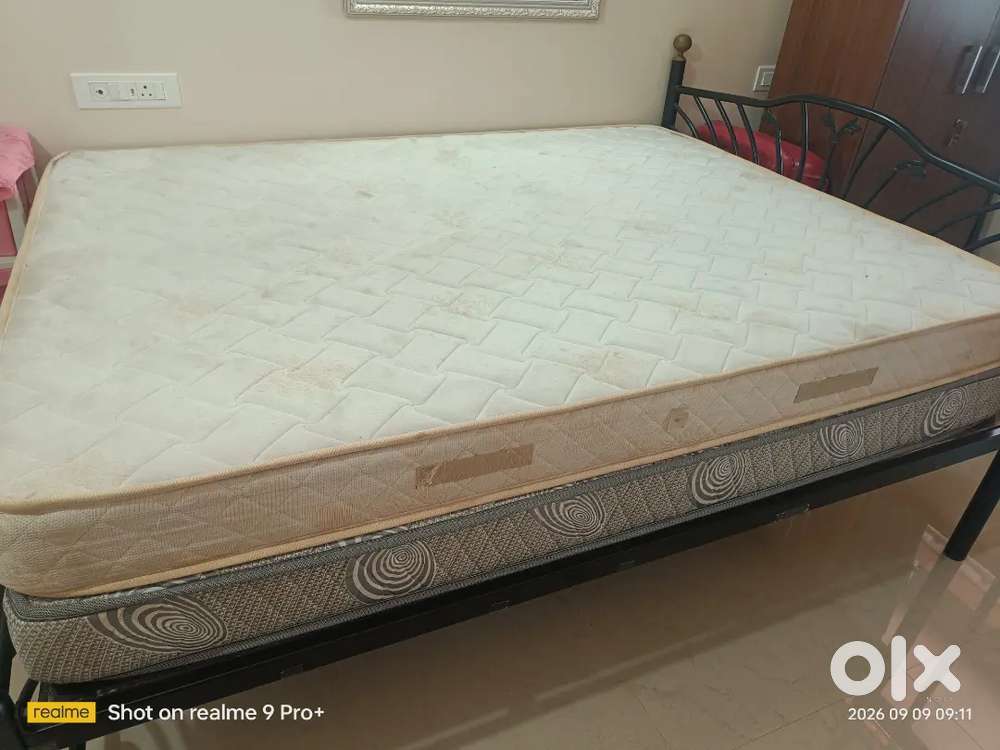 Queen size Matress