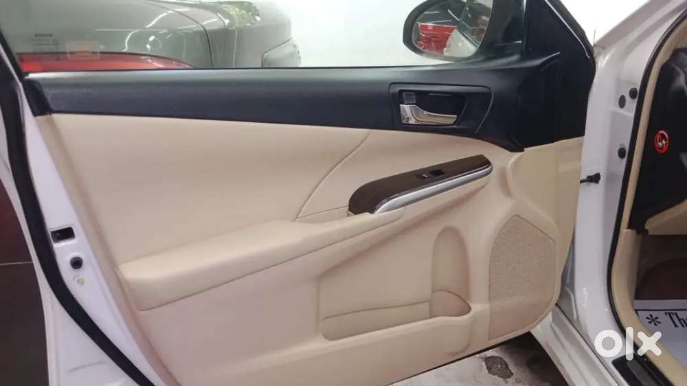 Toyota Camry Hybrid 2016