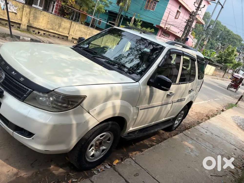 Tata Safari Storme 2013