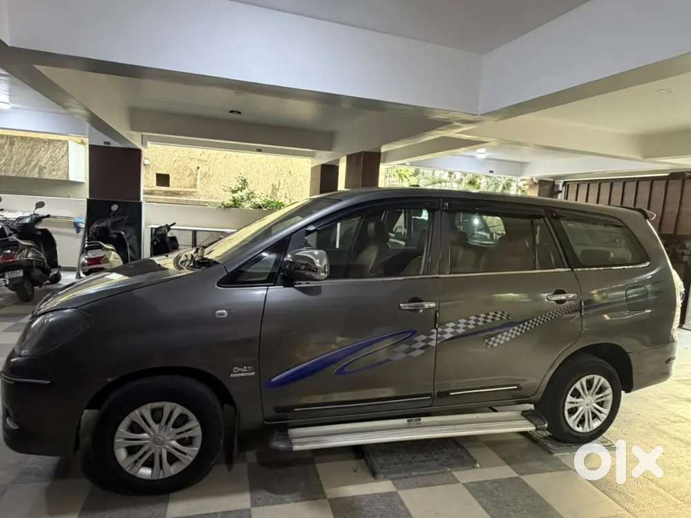 Toyota Innova 2.5  2011
