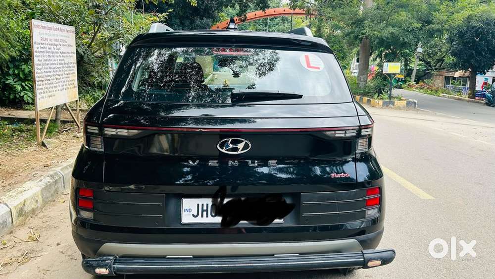 Hyundai Venue Petrol Manual 2022