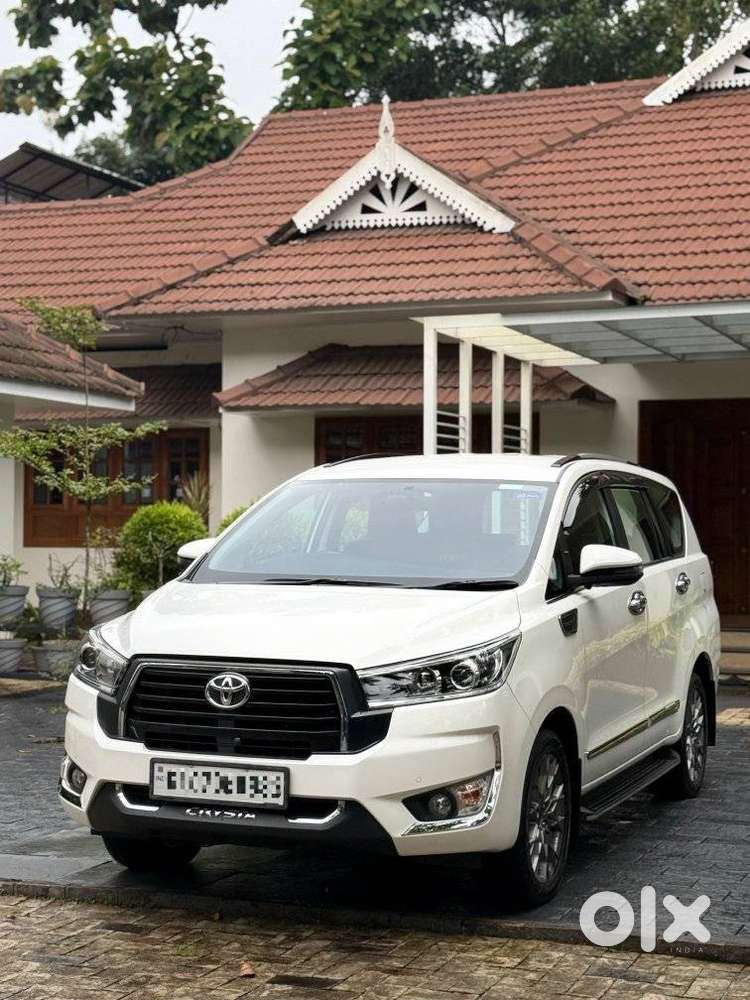 Toyota Innova Crysta 2.4 V 7 Str, 2023, Diesel
