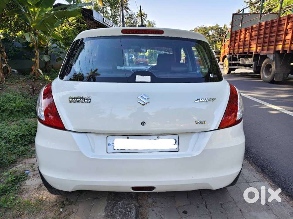 Maruti Suzuki Swift Vxi Optional, 2015, Petrol