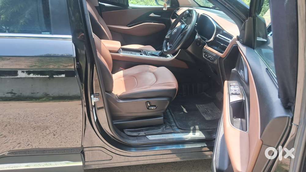 Mg Hector Plus Savvy Pro 1.5 Turbo Petrol Cvt 7 Str, 2023, Petrol