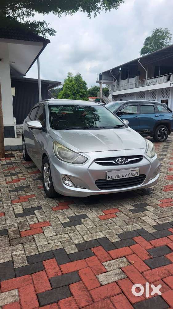 Hyundai Verna Fluidic 2011 (full Showroom Serviced)