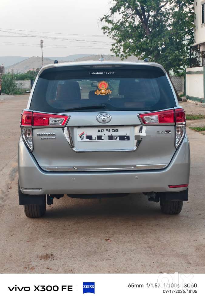 Toyota Innova Crysta [2020-ongoing] 2.4 Vx 8 Str, 2016, Diesel