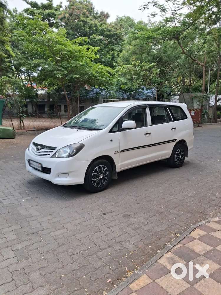 Vip Toyota Innova 2.5 G4 8 Seater 2012