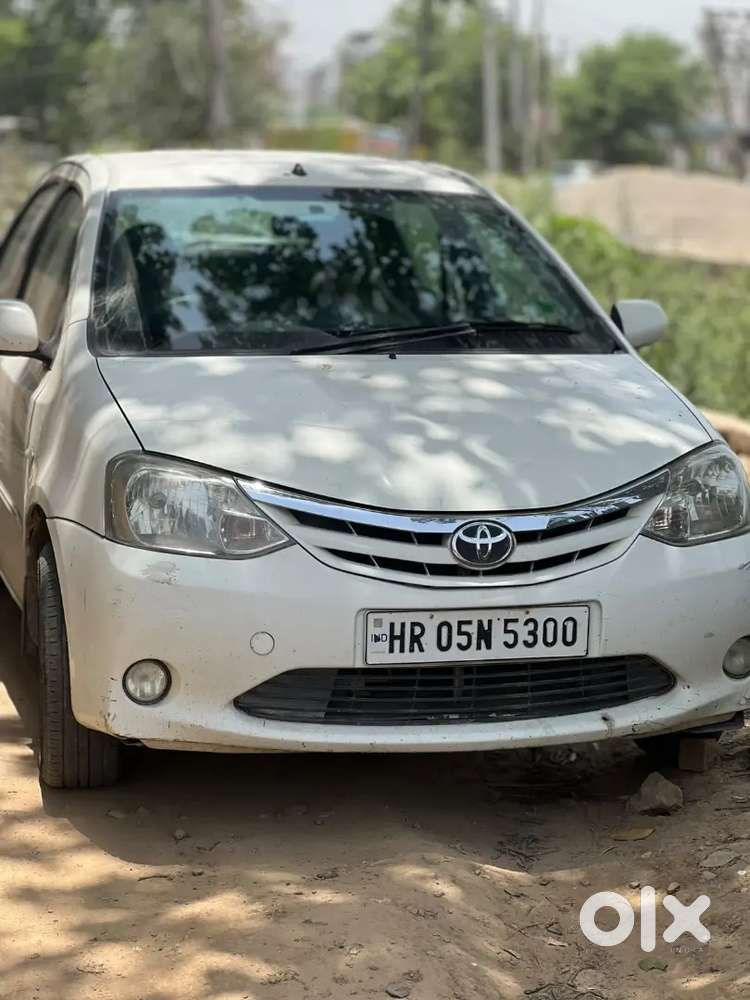 Toyota Etios 2011 Petrol 90000 Km Driven