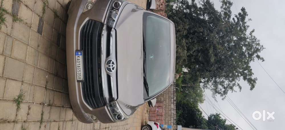 Toyota Innova Crysta 2017 Diesel Well Maintained
