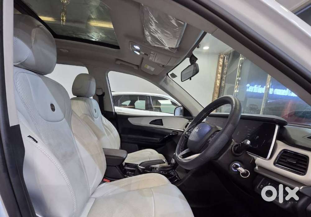 Mahindra Xuv700 2.2 Ax 5 Diesel At 7 Str, 2024, Diesel