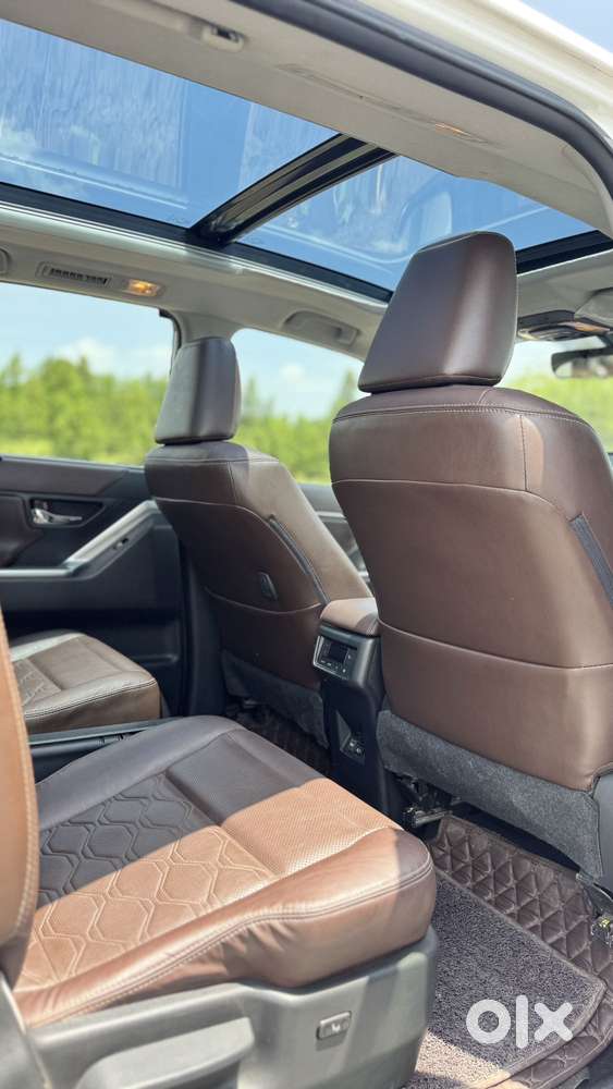 Toyota Innova Hycross 2.0 Zx Hybrid 7 Str, 2024, Cng & Hybrids