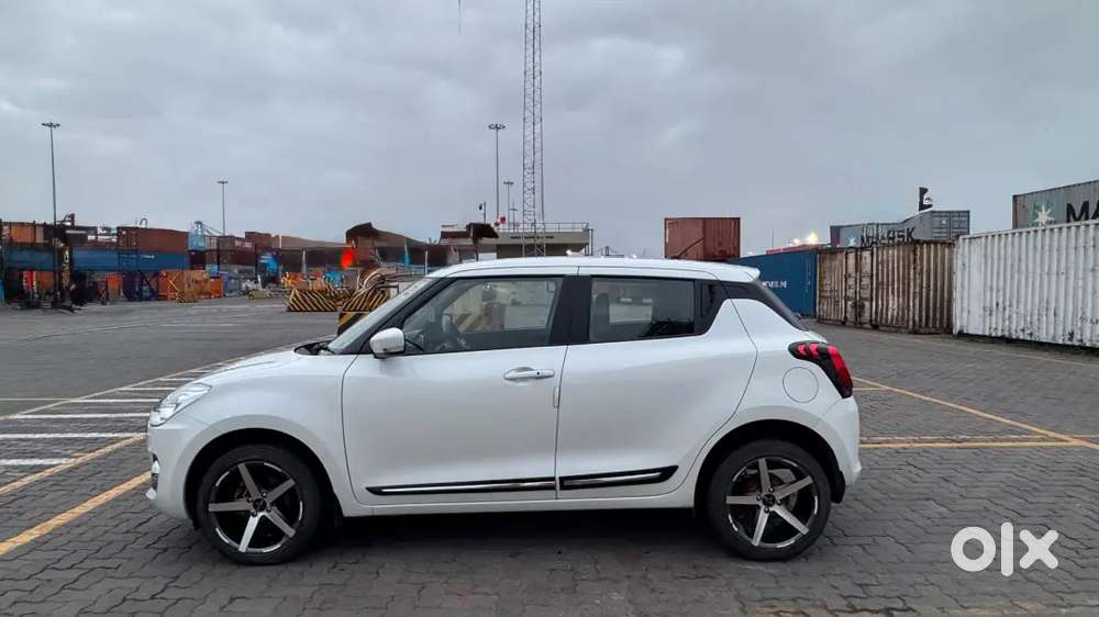 Maruti Suzuki Swift 2023 1st Petrol Manual