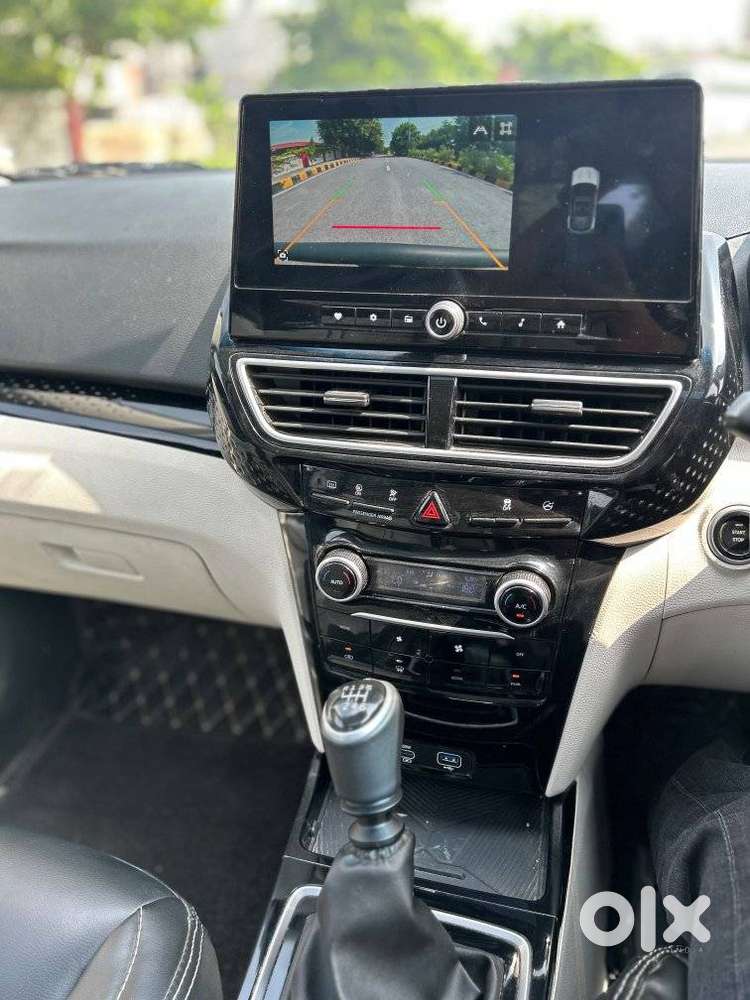 Mahindra Xuv 3xo Ax5 Ds Mt, 2026, Diesel