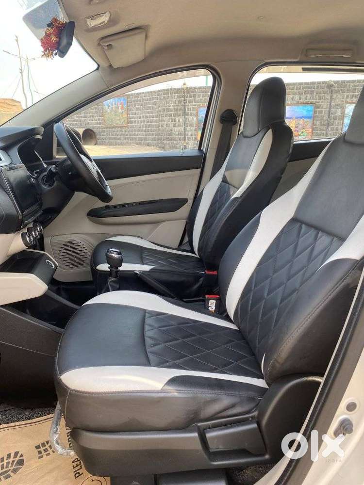 Renault Triber Rxz, 2023, Petrol