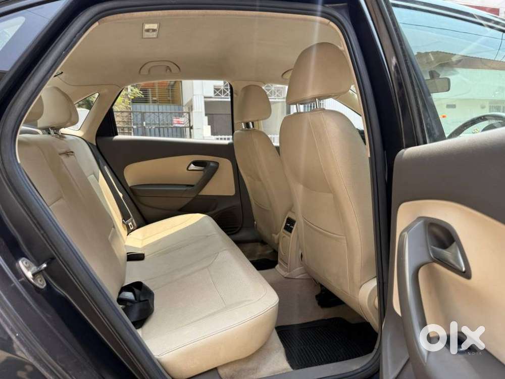 Volkswagen Vento Celeste 1.6 Highline, 2015, Petrol