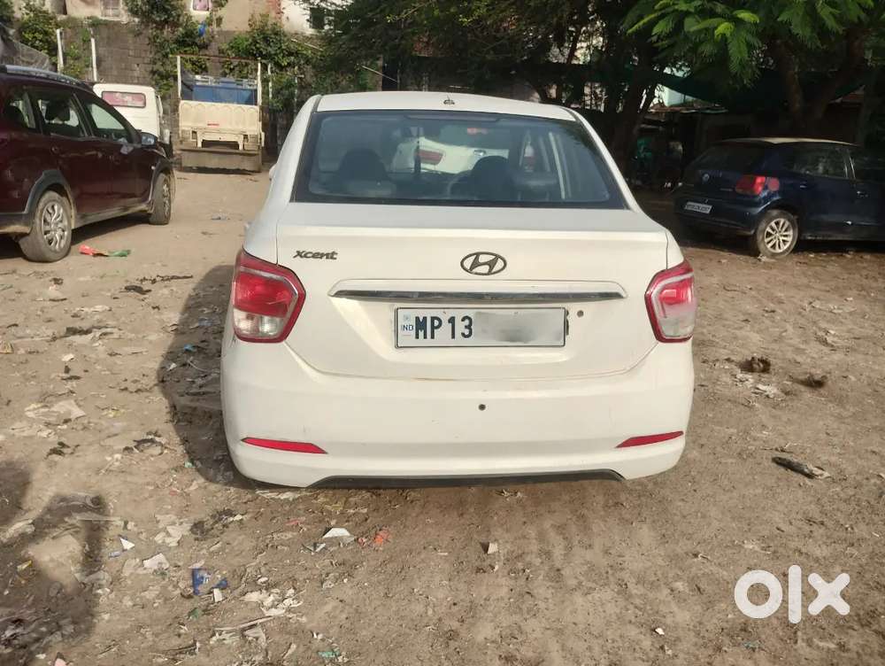 Hyundai Xcent Base 2016 Top Condition