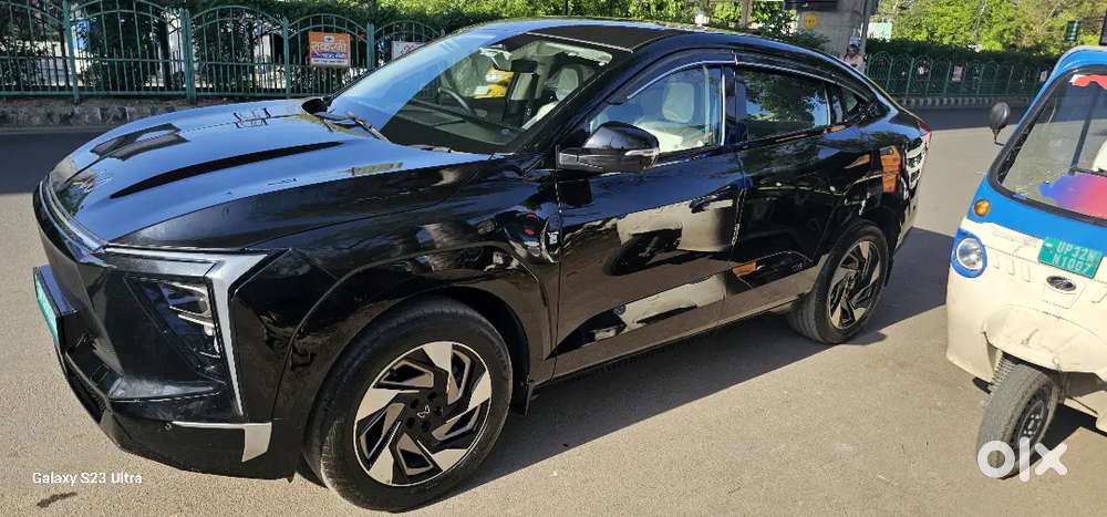 Mahindra Xev 9e Top Model November 2025 Electric 4000 Km Driven