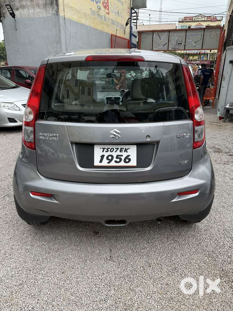Maruti Suzuki Ritz Vxi, 2011, Petrol