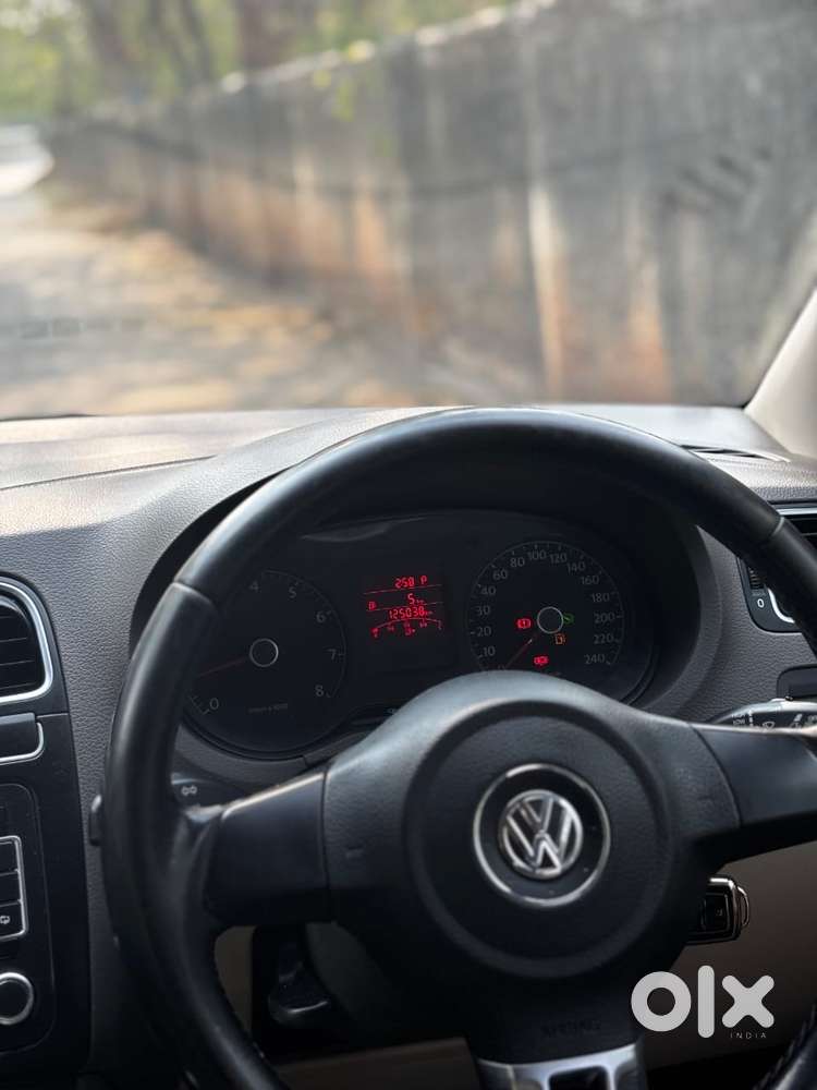 Volkswagen Vento 1.2 Tsi Highline At, 2011, Petrol