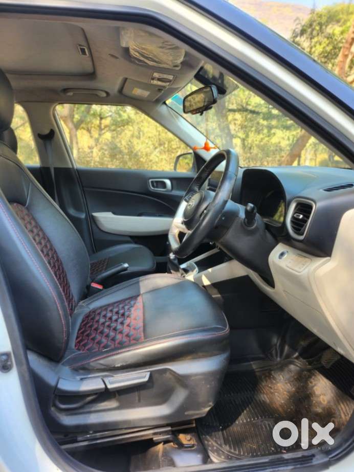 Hyundai Venue Sx Mt, 2023, Petrol