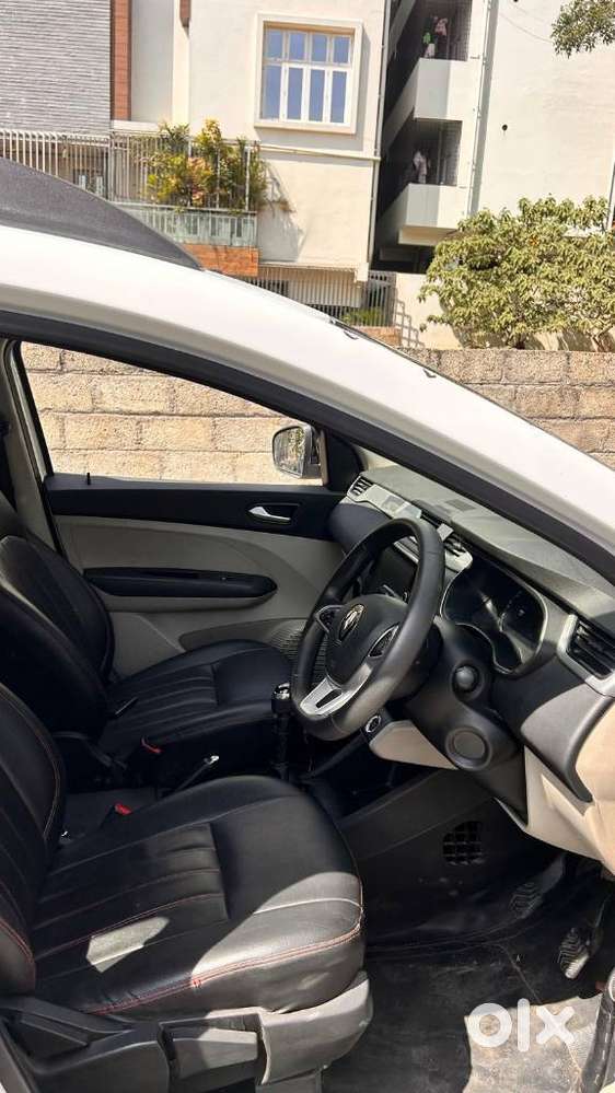 Renault Triber Rxz, 2023, Petrol