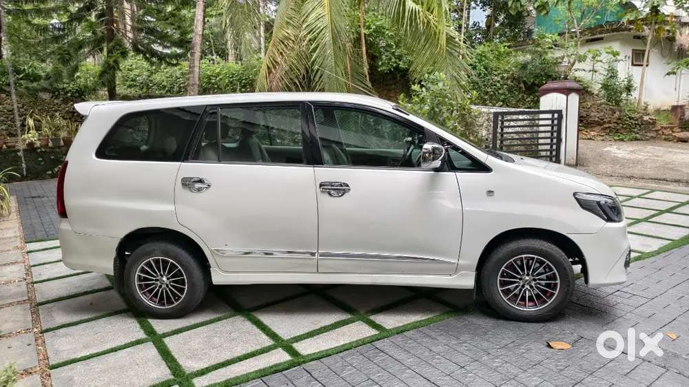 Toyota Innova 2010