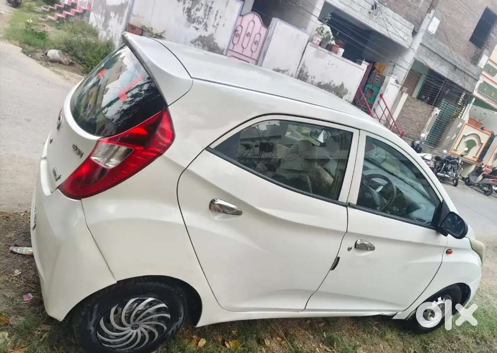 Super Condition Hyundai Eon 2013 Petrol 90100 Km Driven