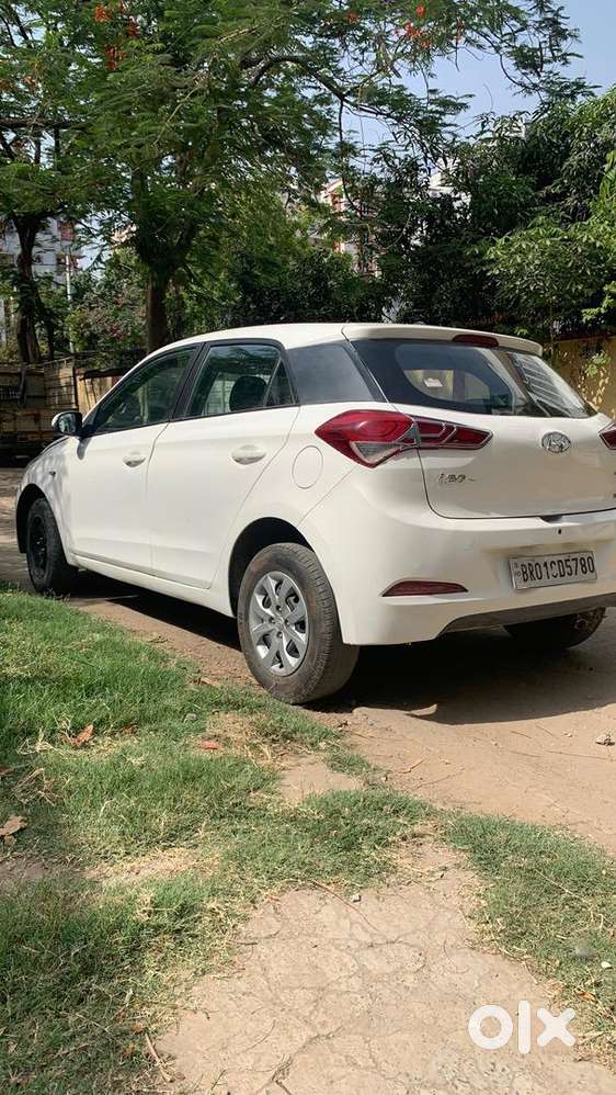1st Owner I20 Magna Doctor Car Petrol 23k Km 2014 Model