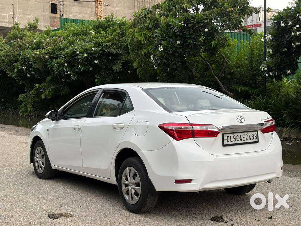Toyota Corolla Altis 1.8 J, 2015, Petrol