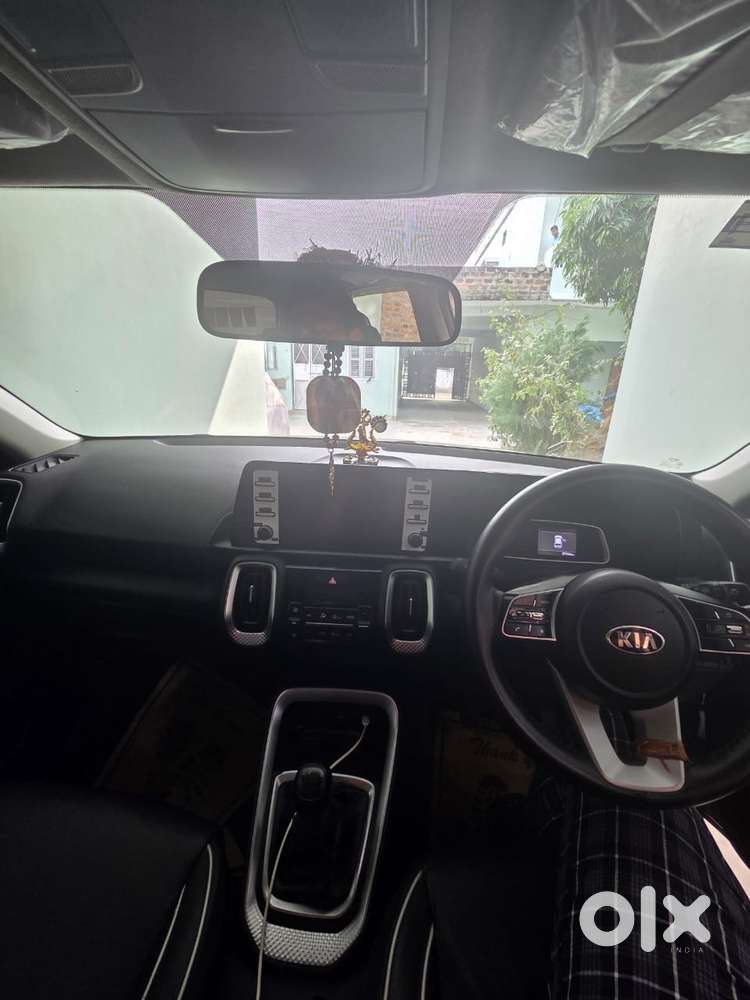 •	Brand: Kia 	•	Model: Kia Sonet 	•	Variant / Type: Sonet G1.2 5mt Ht