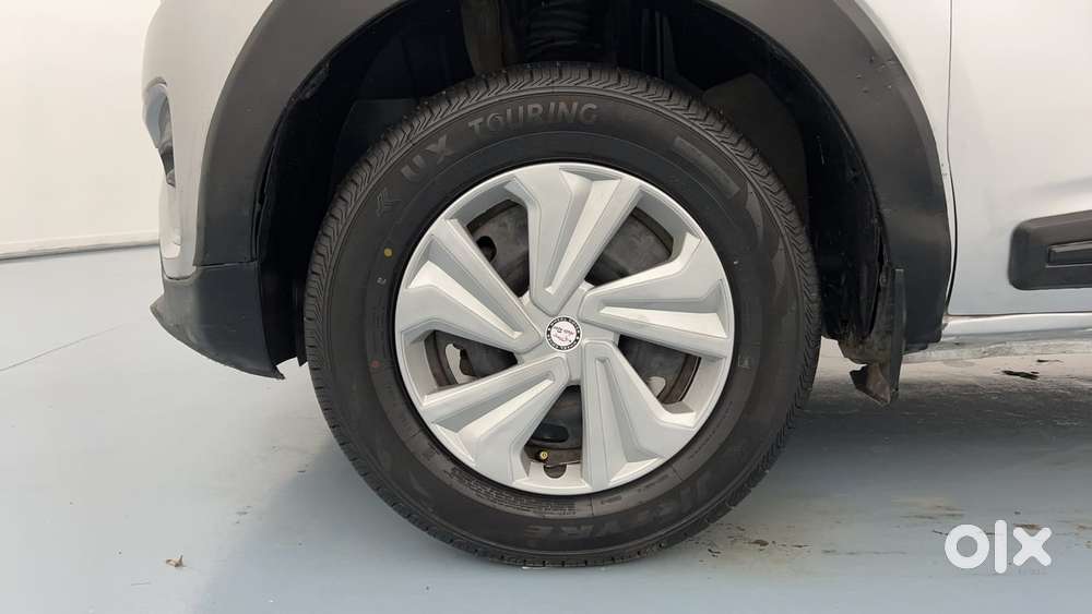 Renault Triber Rxt, 2022, Petrol