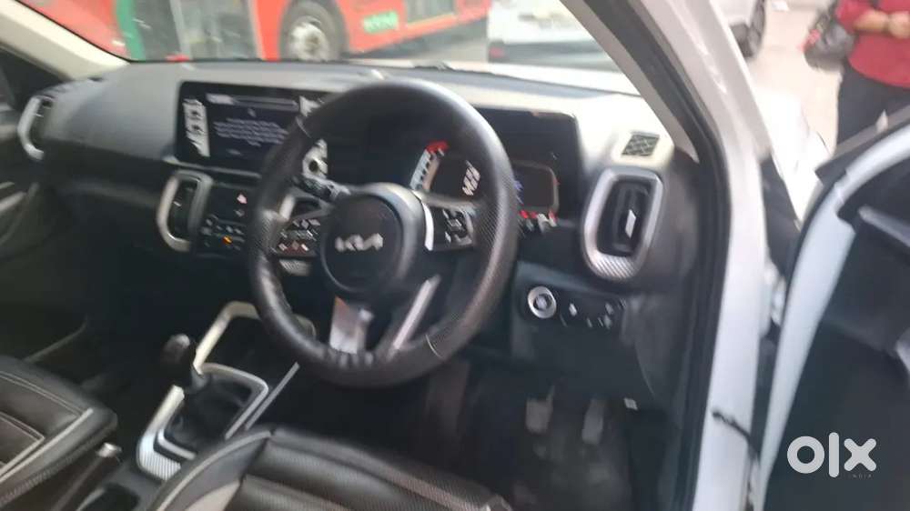 Kia Sonet 2023 Petrol Well Maintained