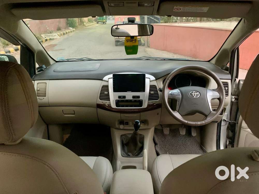 Toyota Innova 2.5 Vx 8 Seater Bs Iv, 2015, Diesel