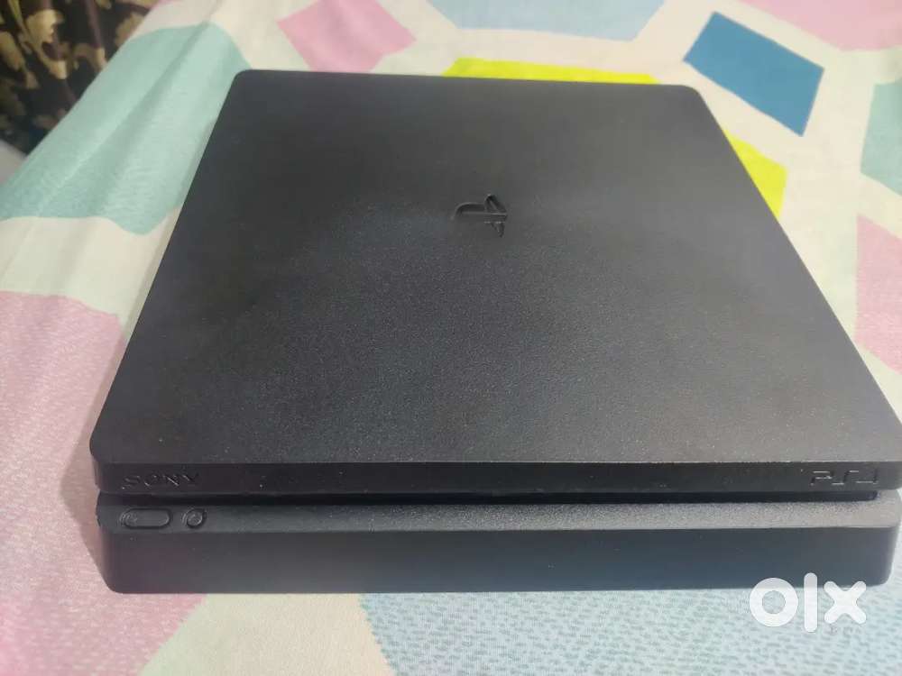 Ps4 1tb slim in very good condition