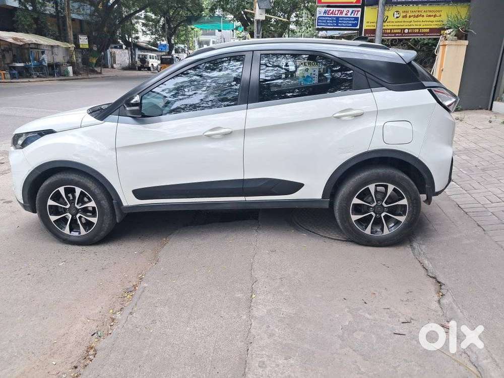 Tata Nexon 1.5 Revotorq Xza Plus Dual Tone Roof Amt (s), 2020, Diese..