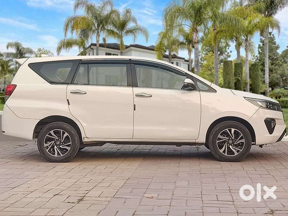 Toyota Innova Crysta