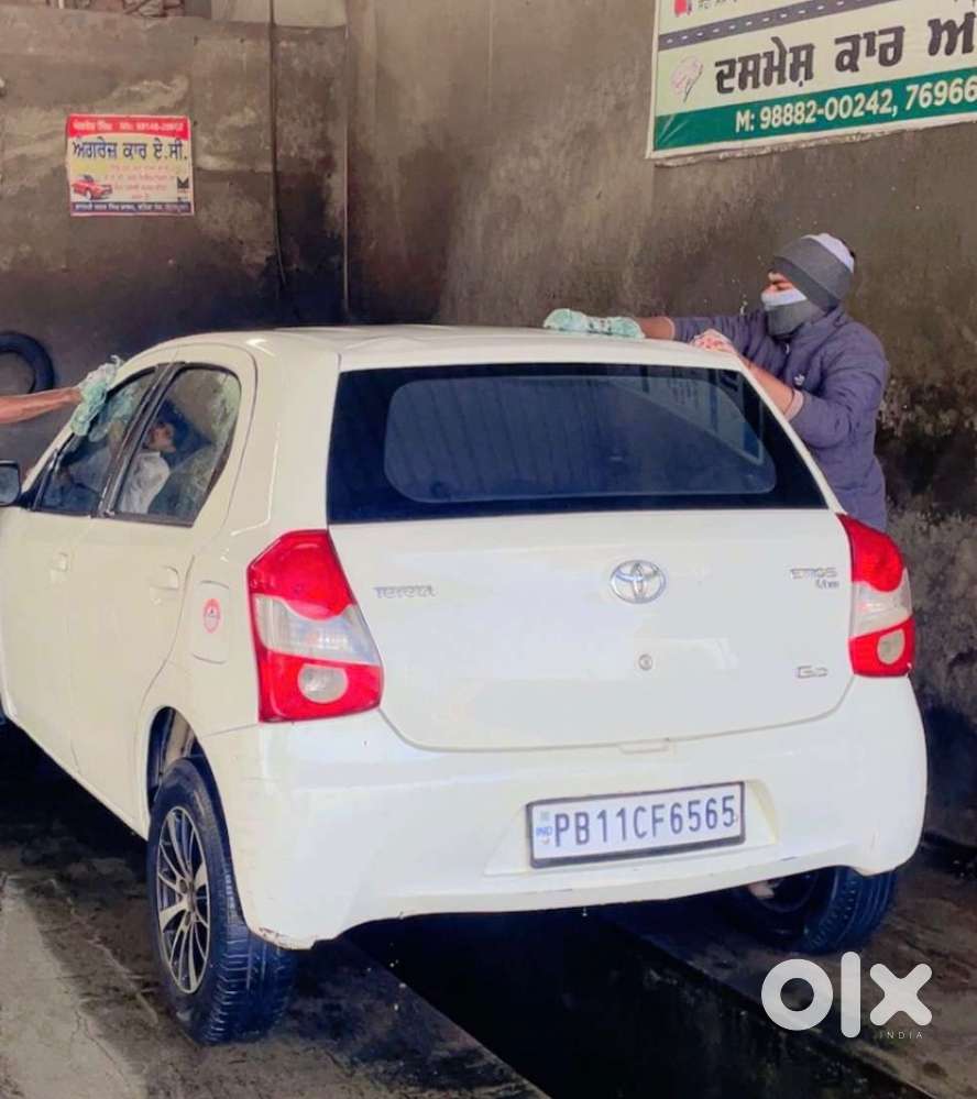 Toyota Etios Liva 2012