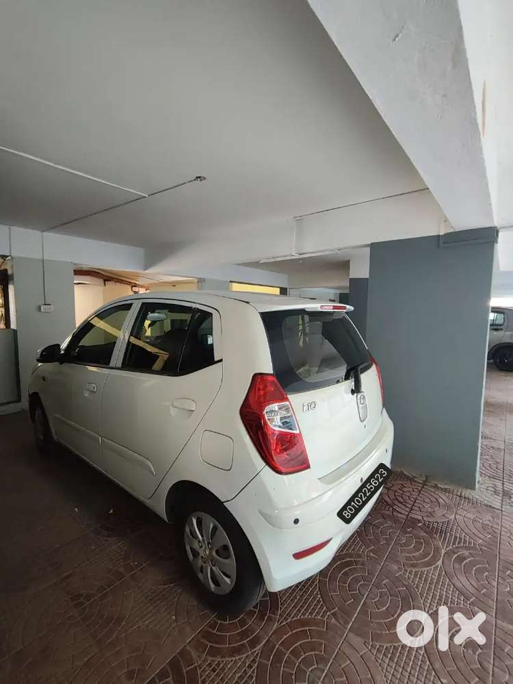 Automatic Hyundai I10 Sportz