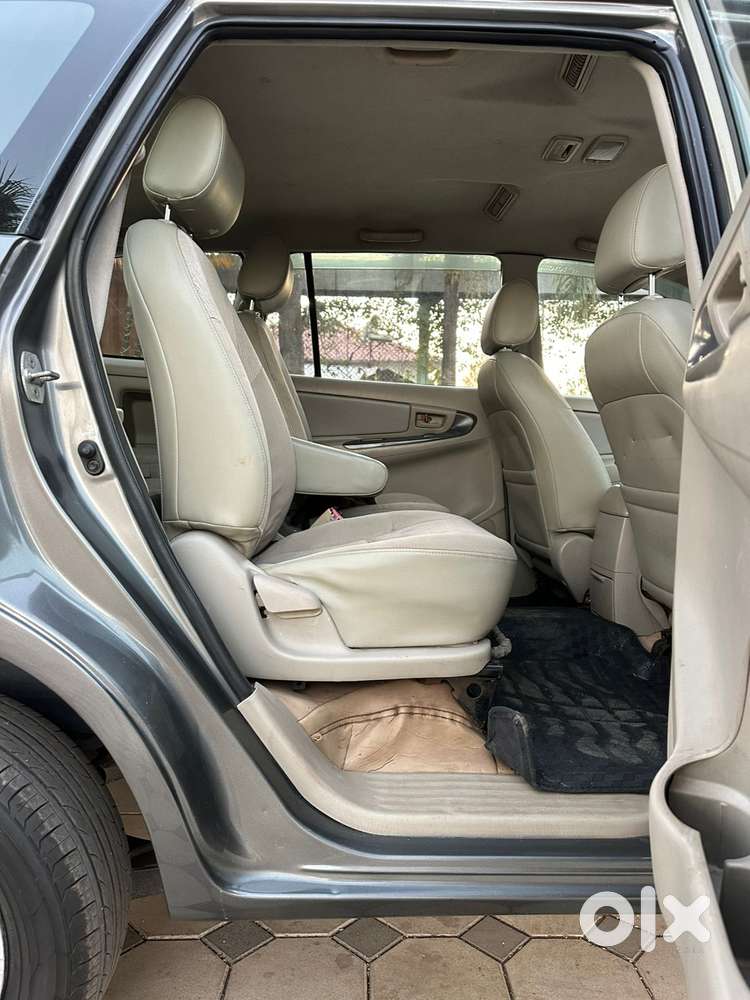 Toyota Innova 2.5 G (diesel) 7 Seater, 2011, Diesel