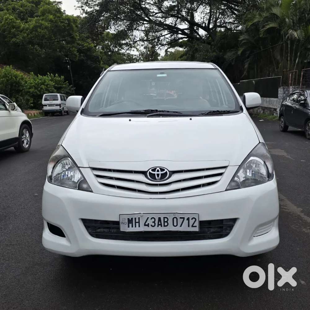 Toyota Innova G4 2010 Model.