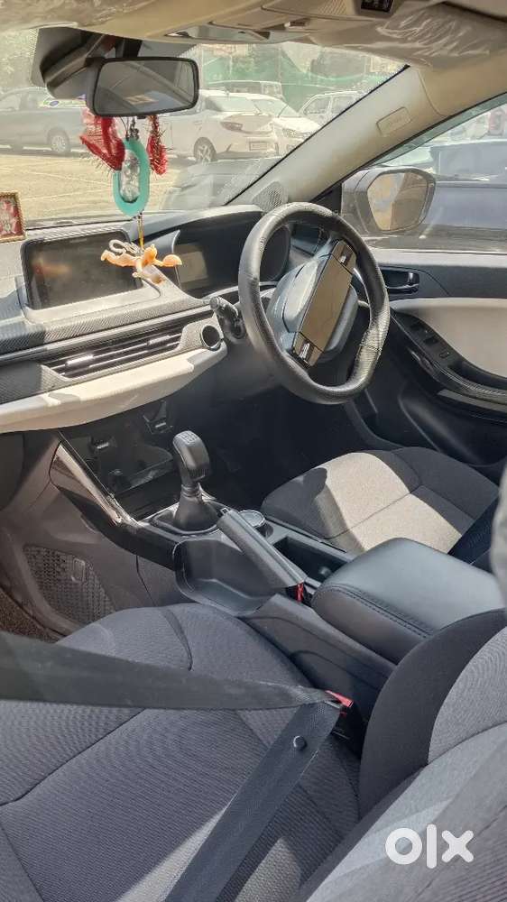 Tata Nexon Pure S Variant
